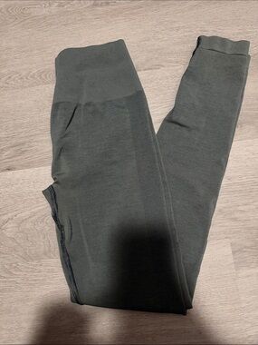 alphalete leggings